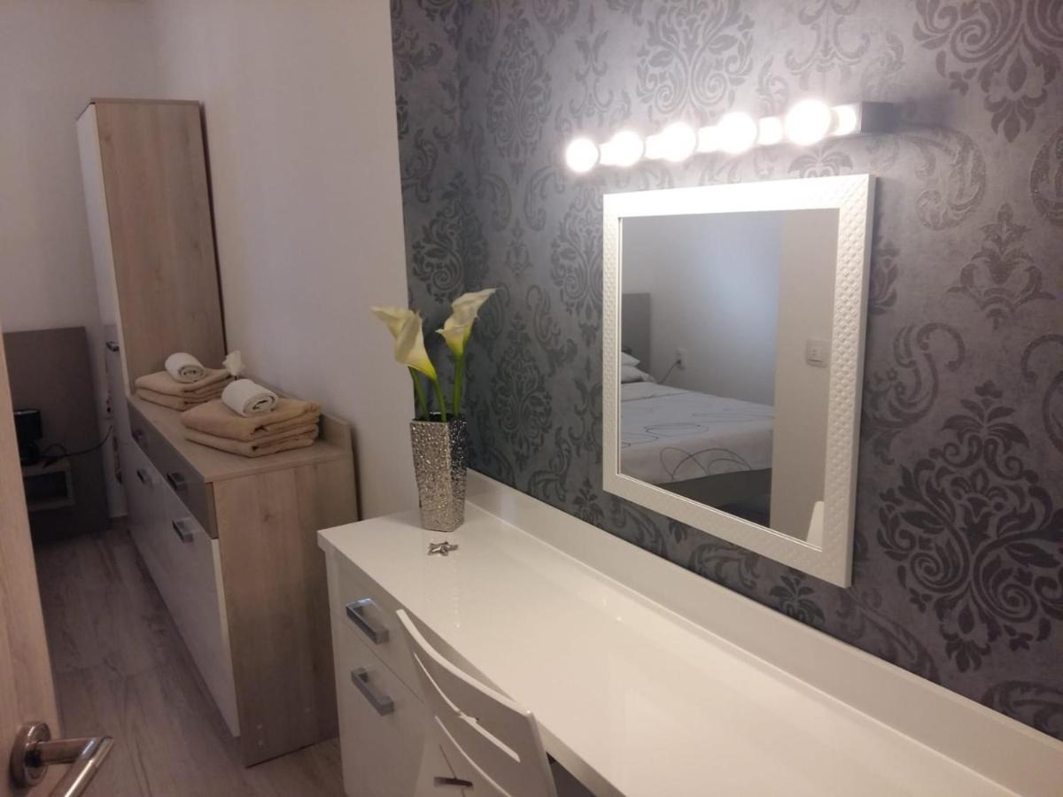 Apartment Vila Nina Petrcane Eksteriør billede